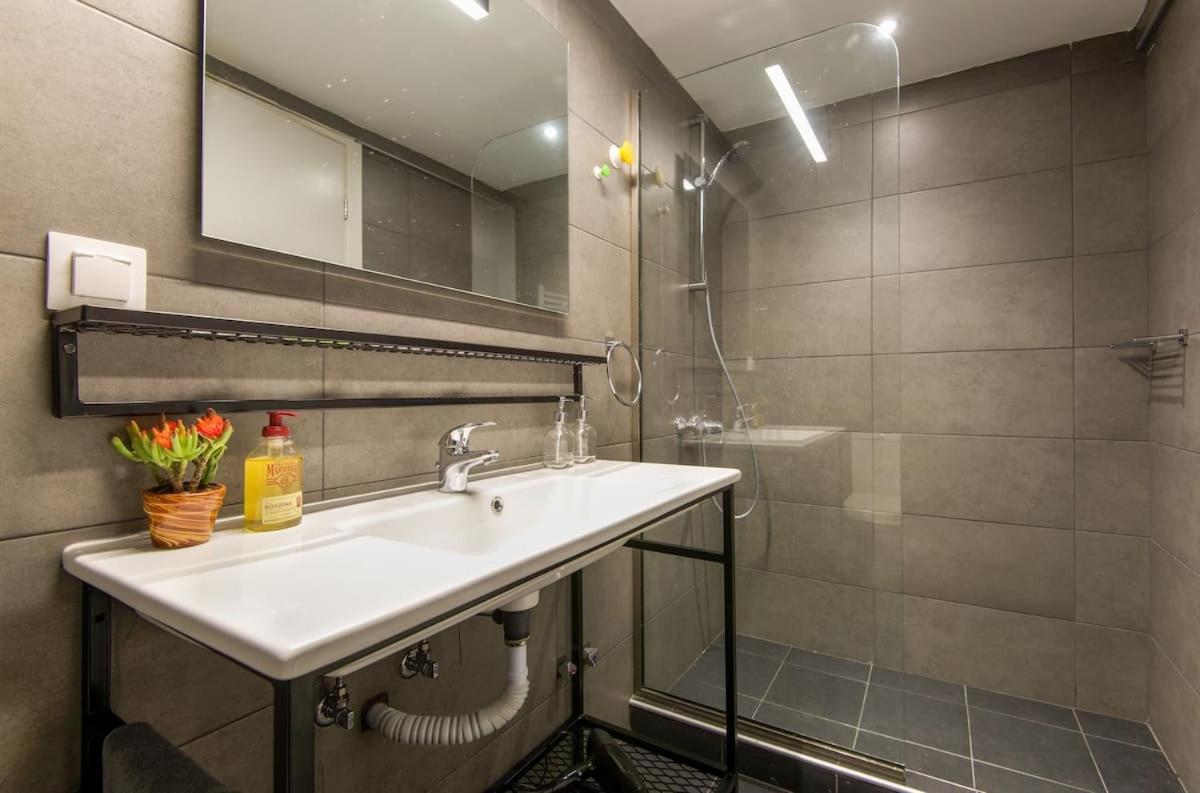 Mazi Rooms Venizelou Thessaloniki Room photo